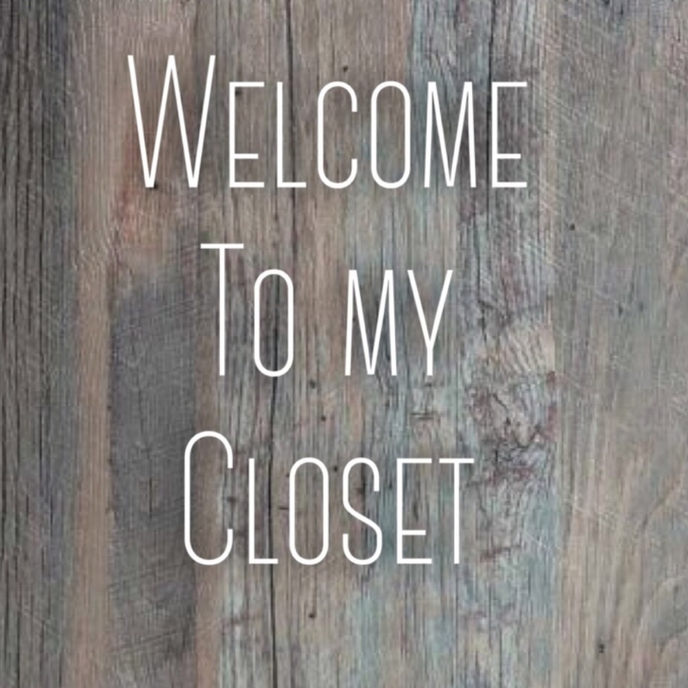 Welcome to my closet😁